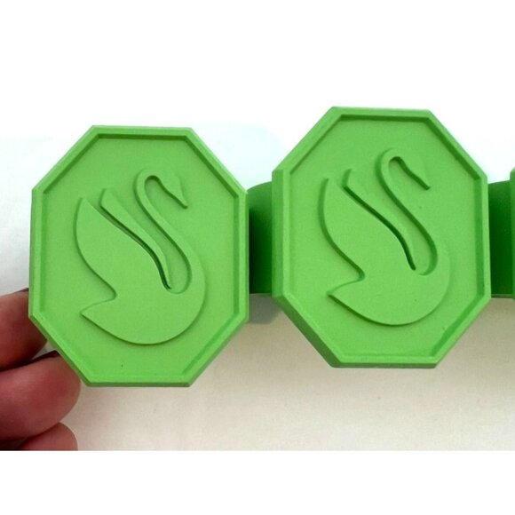 Swarovski 2025 Logo Green Ceramic Napkin Rings Set of 4 New in Box - Picture 4 of 15